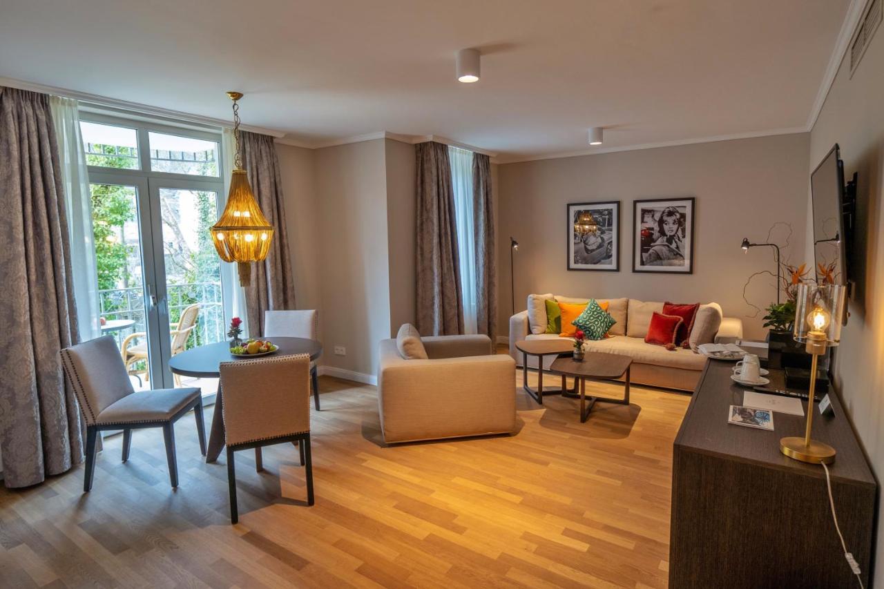 Vila Vita Rosenpark 마르부르크 외부 사진 A living room in a modern apartment