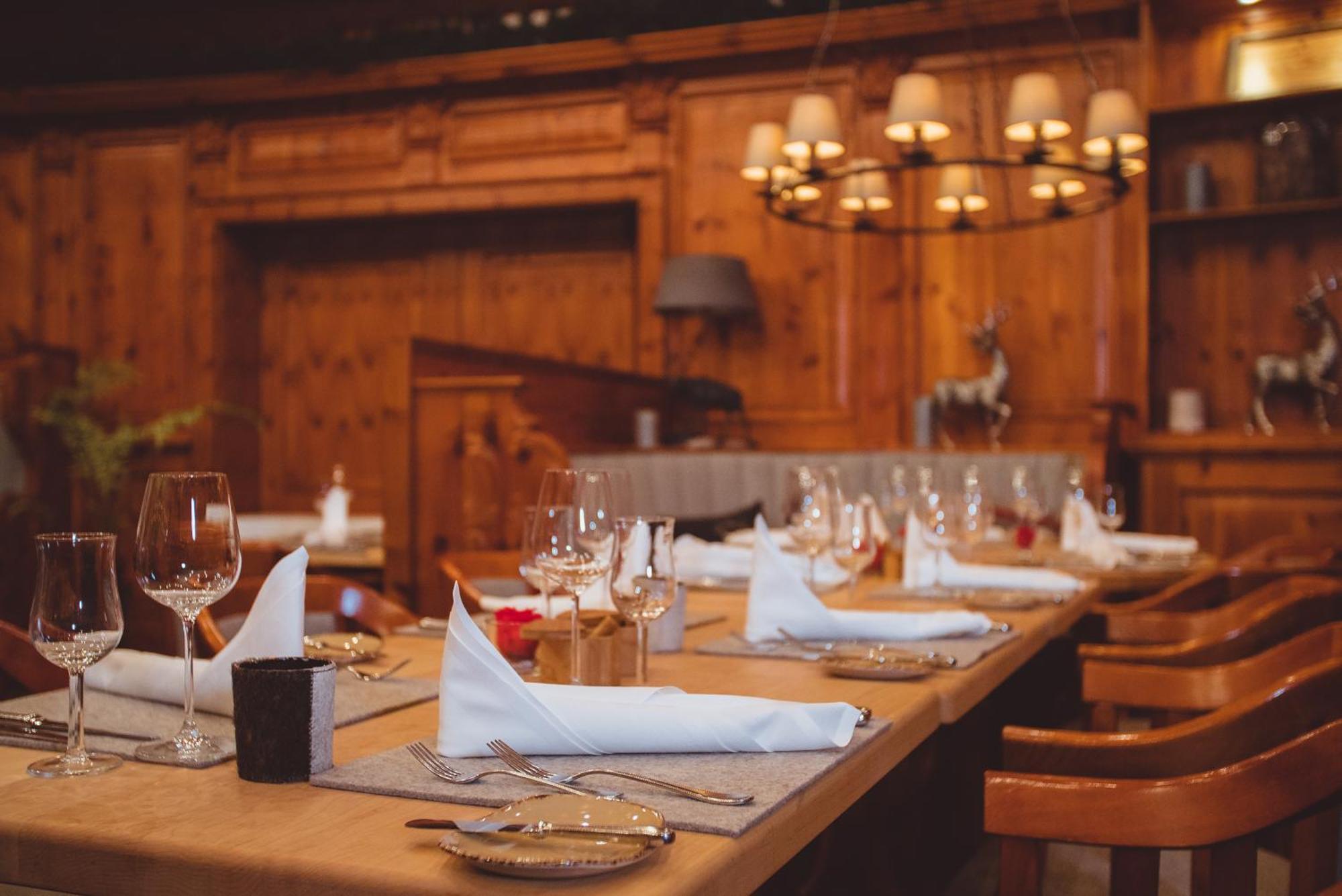 Vila Vita Rosenpark 마르부르크 외부 사진 Restaurant in the Hotel Axelmannstein